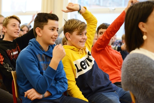 roel-beckers-interactieve-schoolvoorstelling-rond-pesten-cyberpesten-en-respect-voor-het-secundair-onderwijs35 roel-beckers-interactieve-schoolvoorstelling-rond-pesten-cyberpesten-en-respect-voor-het-secundair-onderwijs35