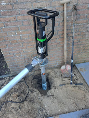 Schroeffundering Schroeffundering wordt in de grond geboord