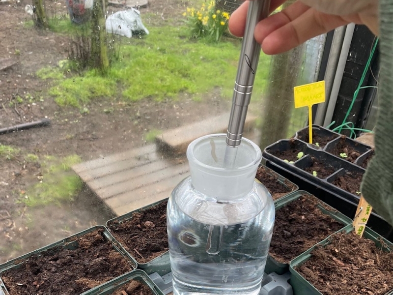 Coherent Analemma water voor bodem en planten