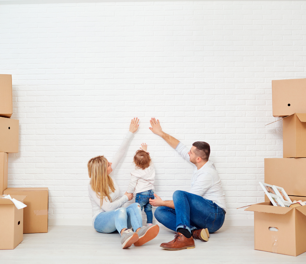 Startersgezin in hun nieuwe huis