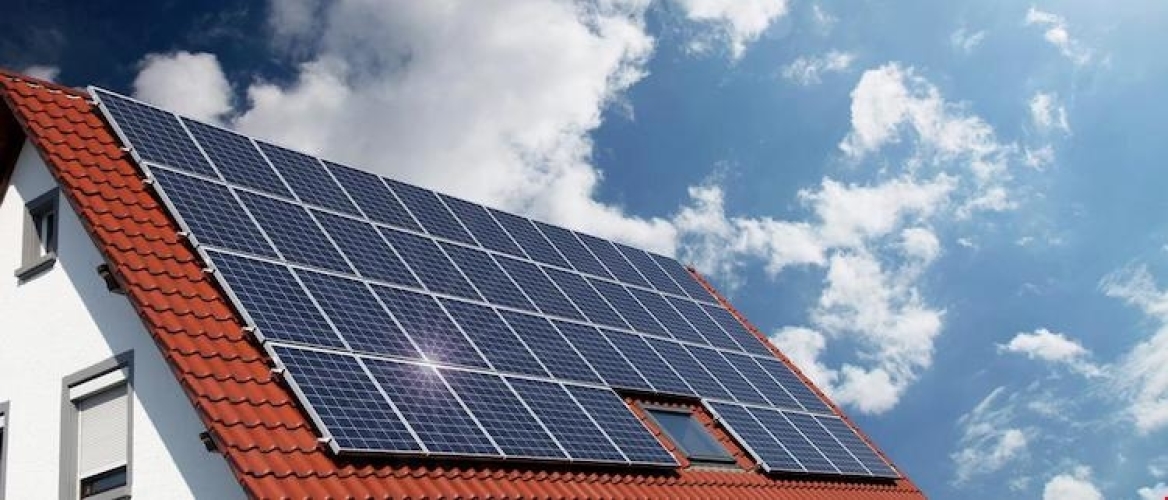 Wat te doen met zonnepanelen bij het verkopen van je huis?