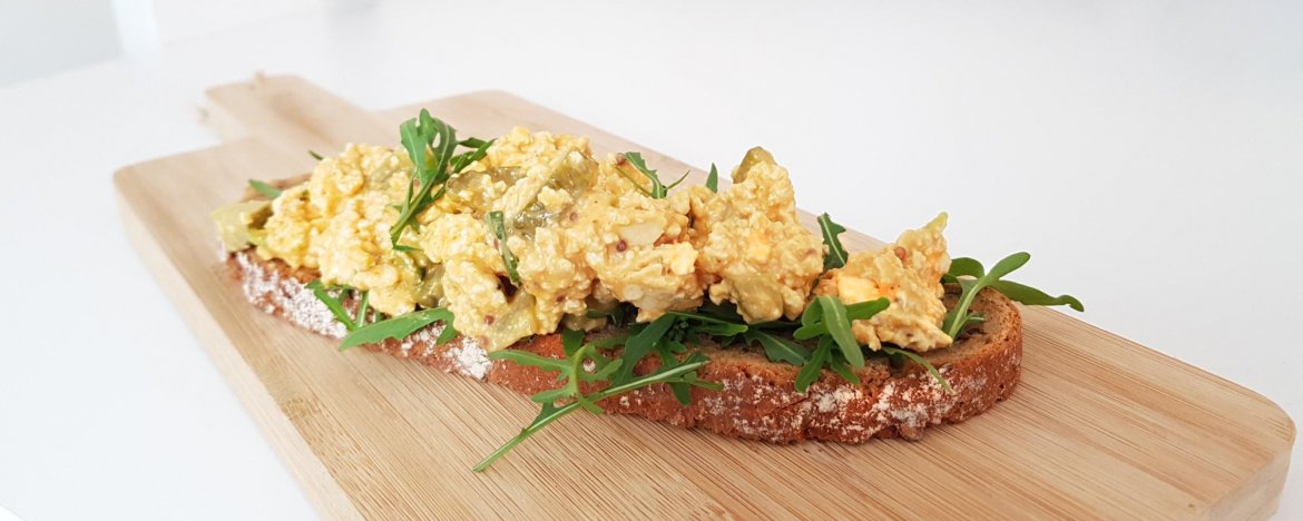 Vegan eiersalade recept - niemand gelooft dat hier geen ei in zit!