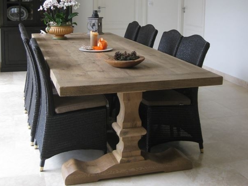 Kloostertafel met eetkamerstoelen zonder armleuning