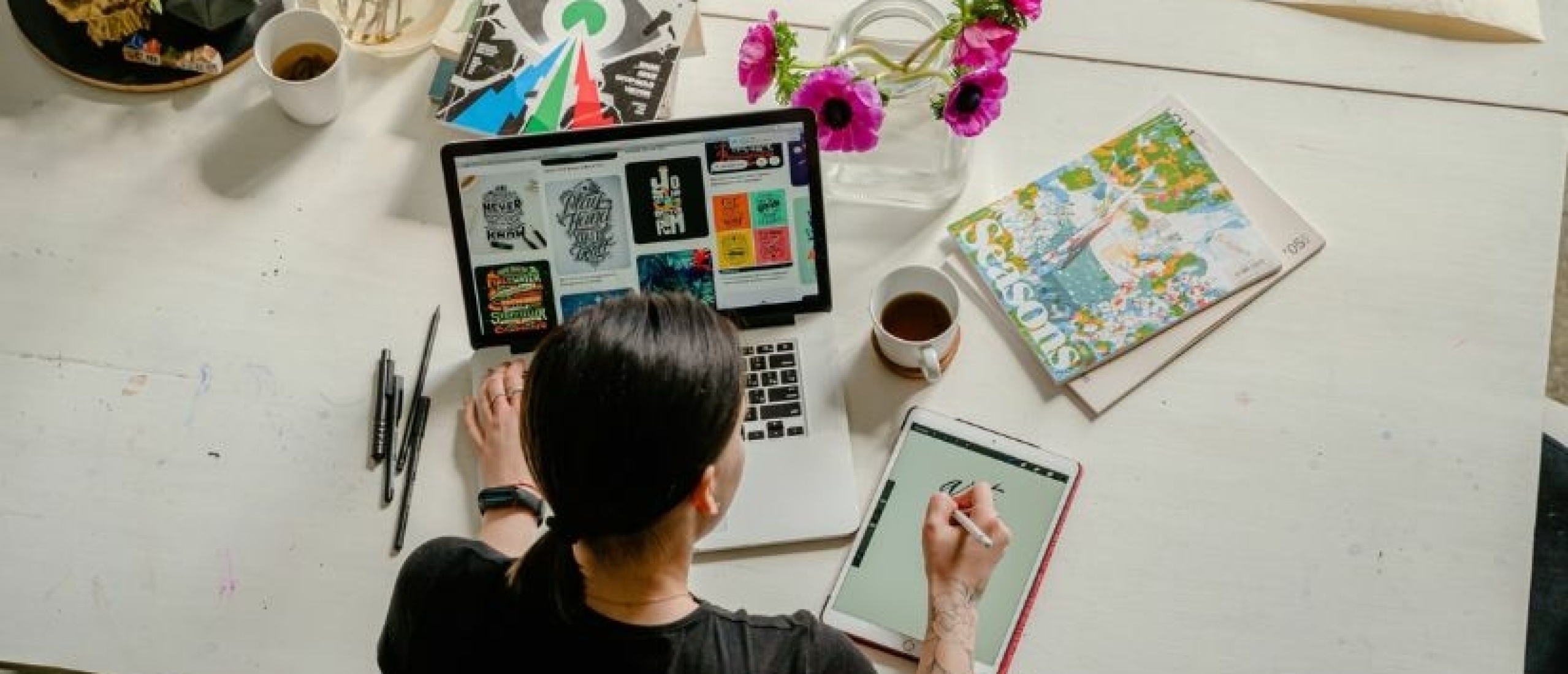 Start je carrière als freelance grafisch ontwerper: essentiële tips & tools