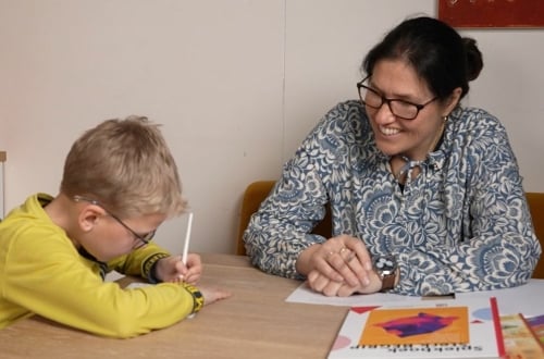 Terena werkt met een leerling