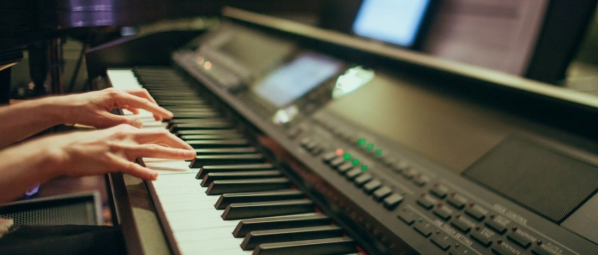 Wat is een digitale piano en wat kun je ermee?