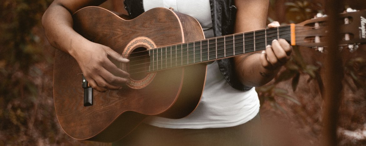 Ambient Inzichtelijk Verrast Zijn de kosten gitaarles voor jou te hoog? Kom dan bij de Online Muziek  Academie