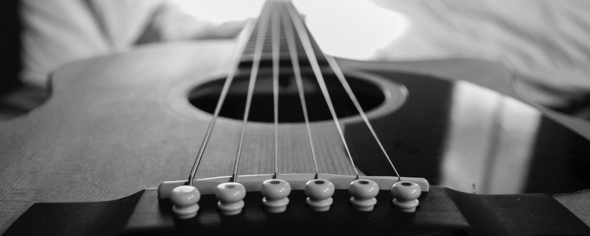 Linkshandige gitaar: voordelen en nadelen