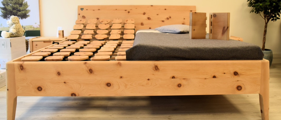Gezond slapen in een metaalvrij bed van Zirben hout uit Oostenrijk