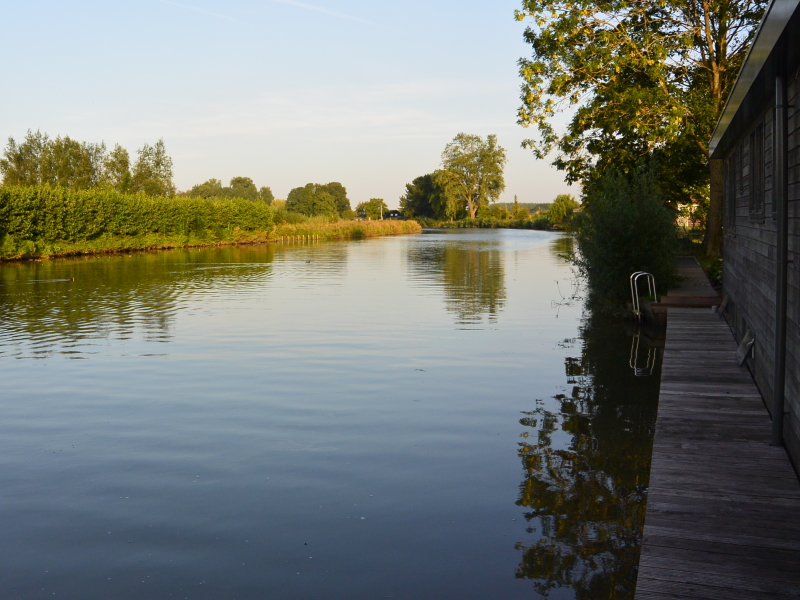 woonboot op de linge uitzicht