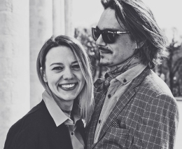 vrouw en man die willen scheiden van tafel en bed