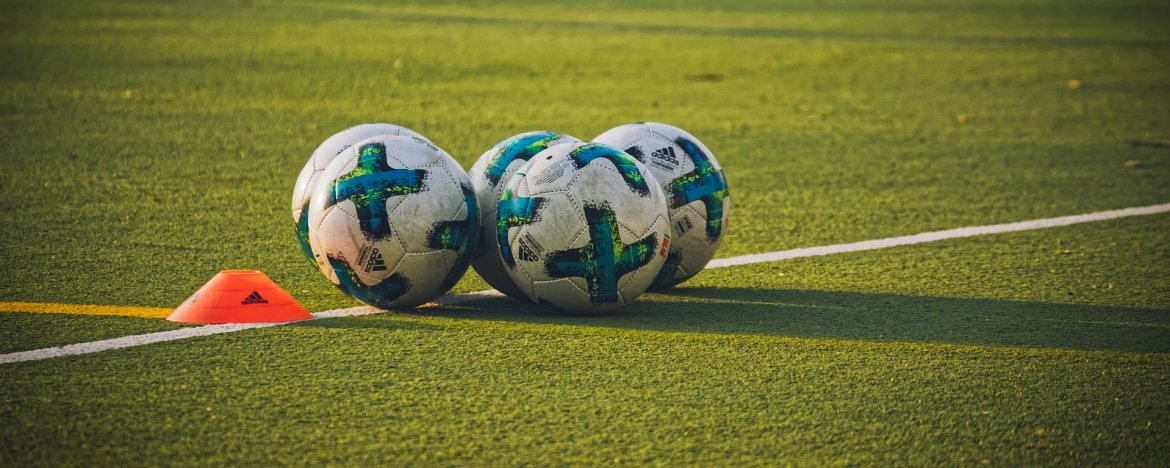 Nederlands Vrouwenelftal Geeft 60 Meisjes Voetballes In Aanloop Naar EK 2013 In Zweden