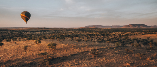 What to expect on a hot air balloon flight in Serengeti Tanzania?