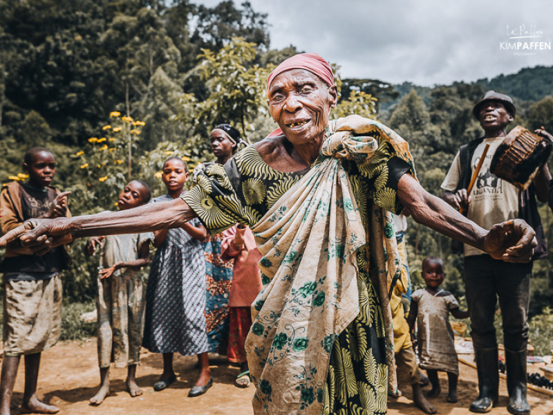 Batwa Pygmies Bwindi Uganda