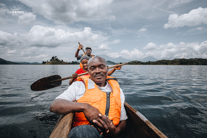 Canoe activity Lake Mutanda