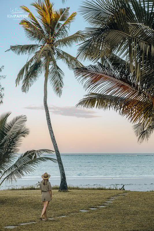 40 steps from Fisherman Villa to the Beach to watch sunset