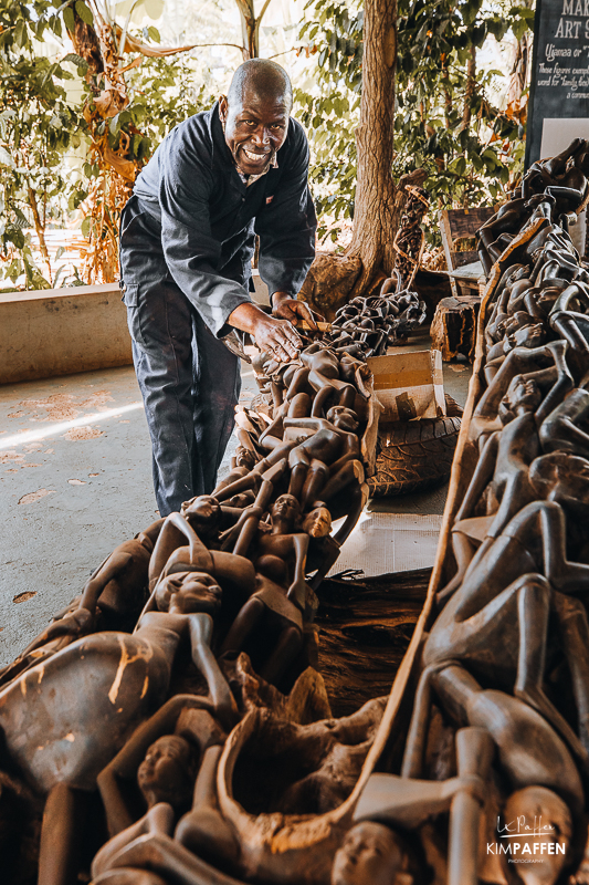 Woodcarving African Galleria Tanzania