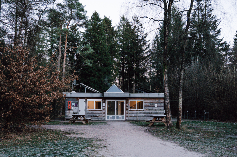 natuurkampeerterrein-borger-wandelen