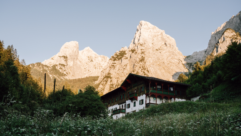 Anton Karg Haus aan de huttentocht met uitzicht op de Wilder Kaiser Anton Karg Haus aan de huttentocht met uitzicht op de Wilder Kaiser