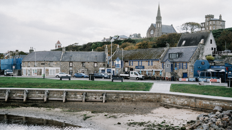 Overnachten langs de Moray Coast Trail Overnachten langs de Moray Coast Trail