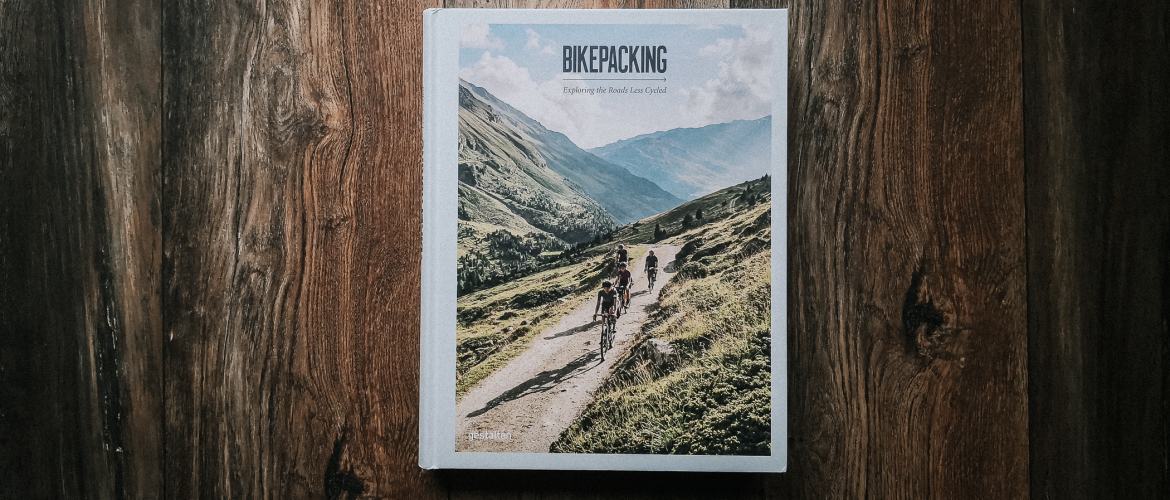 Een boek over bikepacken om bij weg te dromen