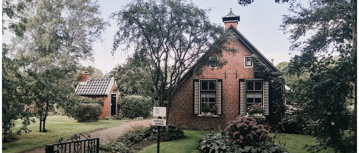 Zo regel je een slaapplek bij vreemden in de tuin