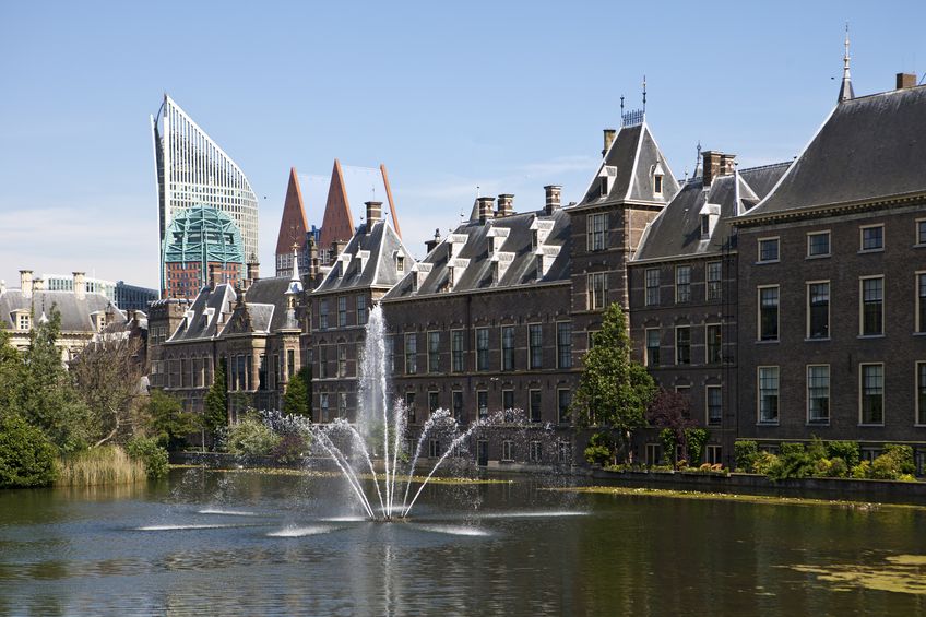 Hoe hoog is het inkomen van de Belastingdienst/Den Haag?