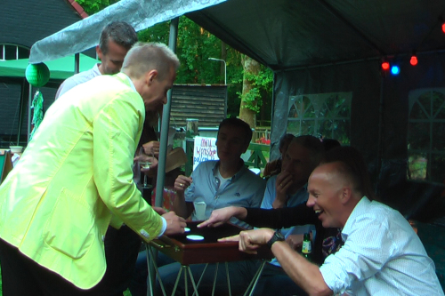 Boek als goochelact een rondlopende goochelaar Boek als goochelact een rondlopende goochelaar