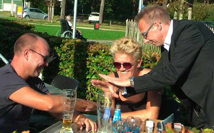 goochelen tussen het publiek live