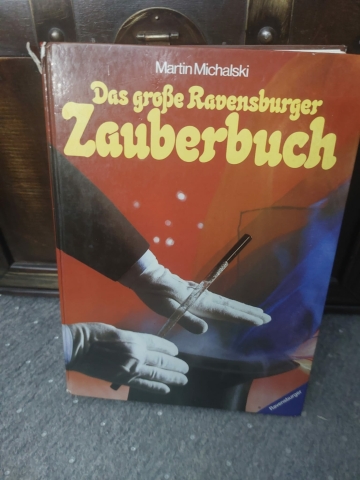 het goochelboek dat ik samen met mijn ouders heb gekocht in Duitsland. Doormiddel van dit boek eerder ik de basisprincipes van het goochelen het goochelboek dat ik samen met mijn ouders heb gekocht in Duitsland. Doormiddel van dit boek eerder ik de basisprincipes van het goochelen