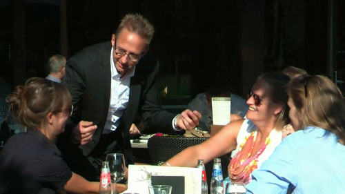 Goochelact inhuren waarbij ik mij tussen het publiek begeef