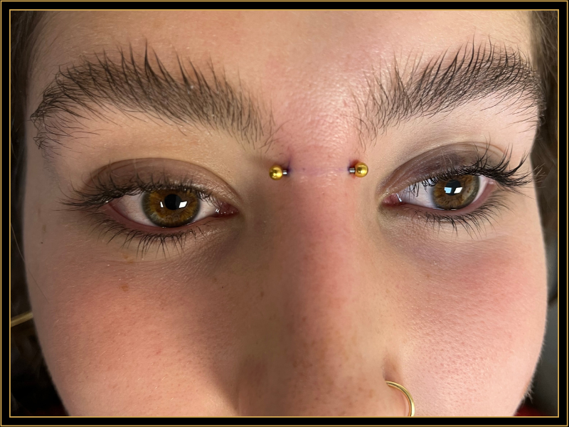 Atelier Pax Tattoo Bridge Piercing