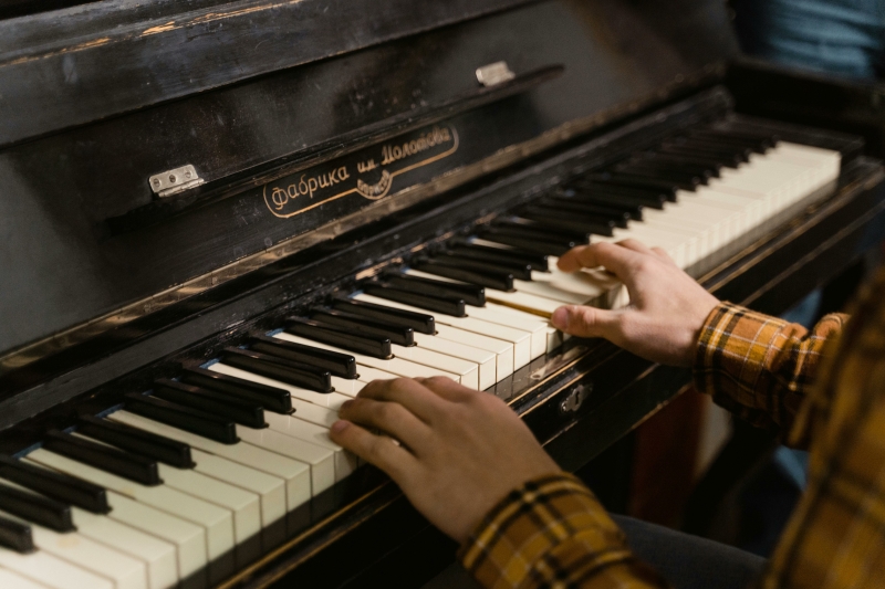 Kies je als beginner voor een akoestische piano of een keyboard?