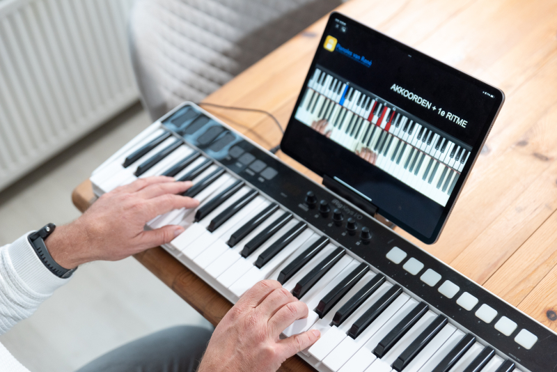 Piano Start Secrets videocursus De Piano Start Secrets videocursus waarmee volwassenen binnen 30 minuten hun eerste liedje spelen.