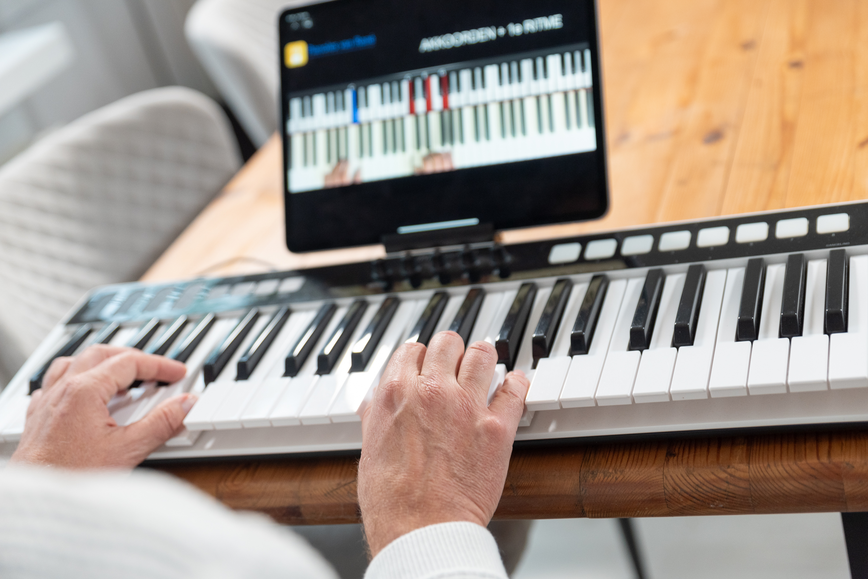 Piano leren spelen met akkoorden is makkelijker en geeft sneller resultaat