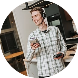 Trots Iemand die twee PinDirect pinautomaten vast heeft