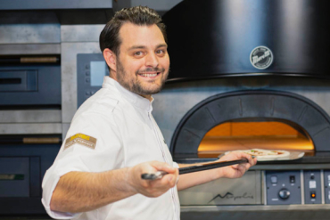 Pizza bakken in de ‘Ferrari’ onder de pizzaovens