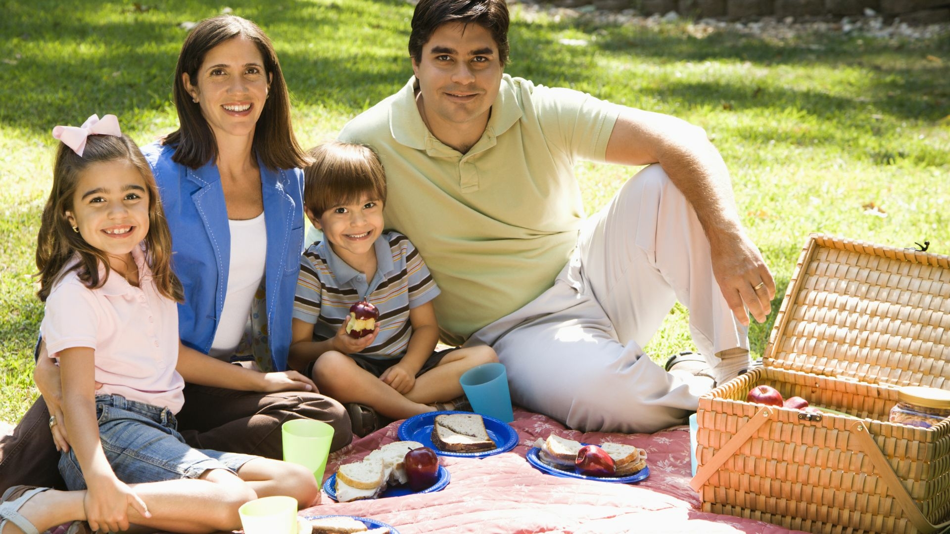 actief uitje met gezin picknick