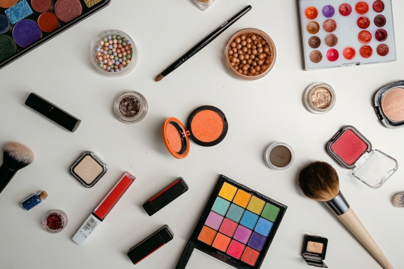 Waarom cosmetica te koop aanbieden op Amazon