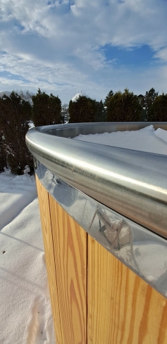 Hottub of jaccuzi voor buiten in de tuin met een optionele warmtepomp of hout kachel. Houtgestookt met pomp en filter RVS roestvast staal
