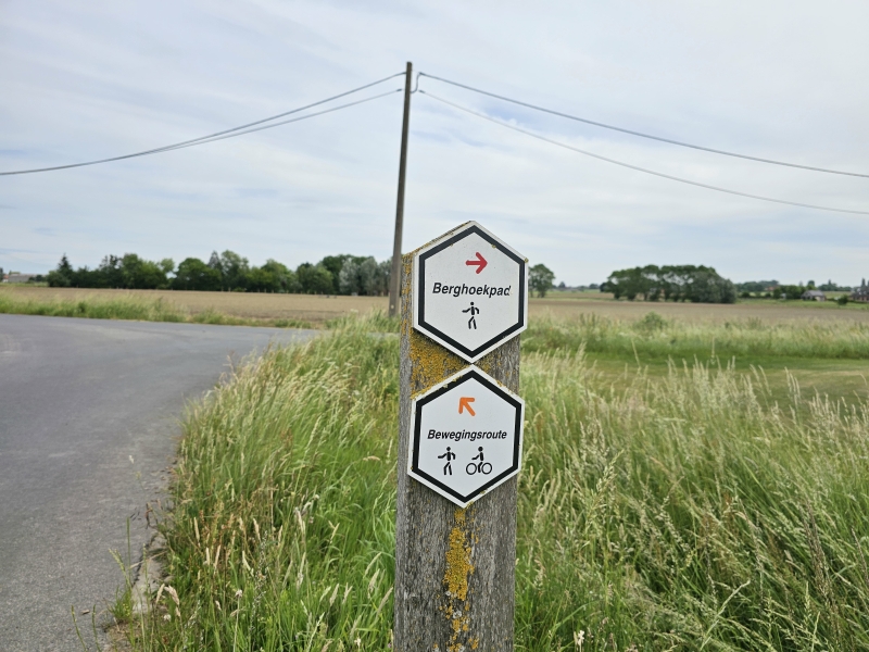 Bewegwijzerde wandelroute in Pittem