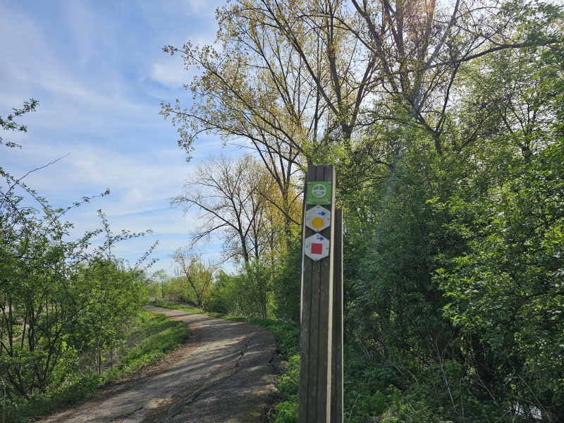Bordjes van de wandelroutes door de Scheldevallei Moerzeke-Kastel in Hamme