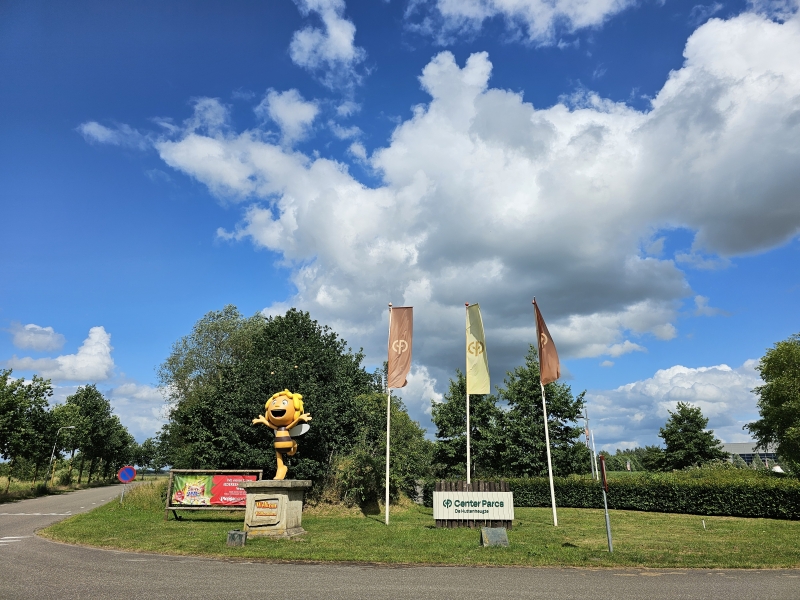 De ingang van het park De Huttenheugte van CenterParcs in Drenthe