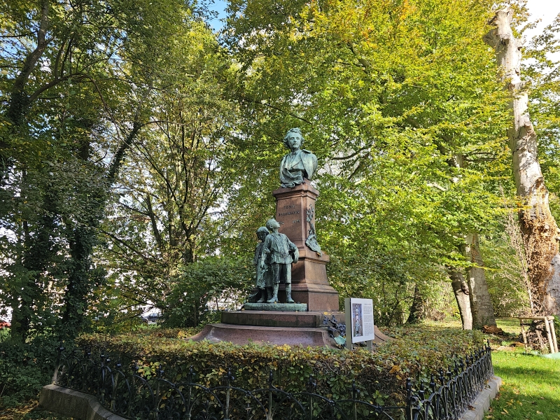 Het Timmermanspad in Lier: rolstoelvriendelijke stadswandeling over de stadsvesten, langs het water en door het Begijnhof Het Timmermanspad in Lier: rolstoelvriendelijke stadswandeling over de stadsvesten, langs het water en door het Begijnhof