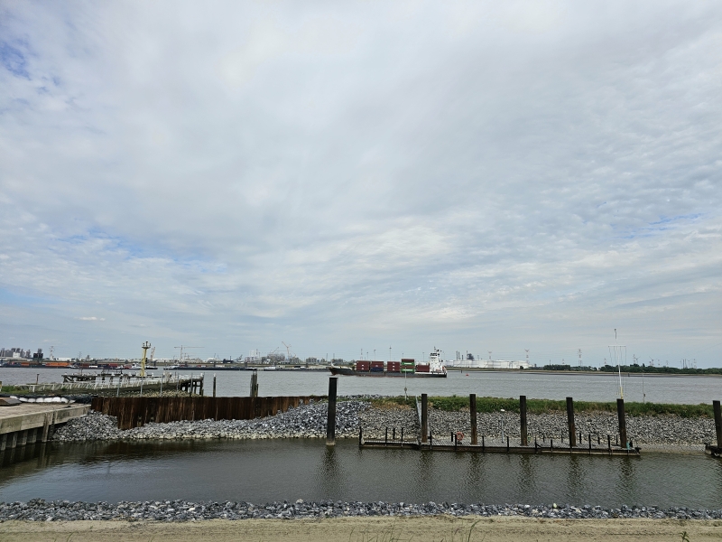 Uitzicht op de Schelde in Doel