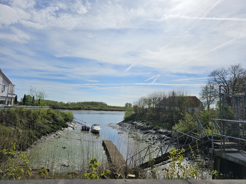 Wandelroute door de Scheldevallei Moerzeke-Kastel: beginpunt parking de Drie Goten aan de Schelde