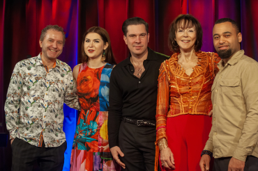 Josee Koning band Sergio Mendes Tribute staand