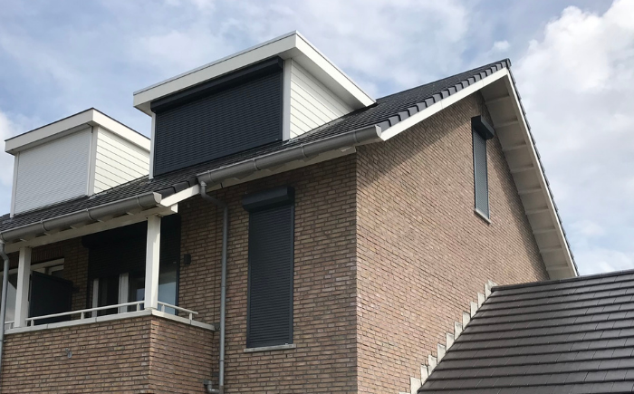 rolluik-nice-safe-afgeschuind-prima-zonwering-zonne-energie-700x435