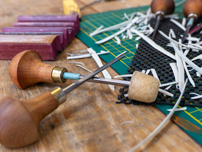 Gutsen liggen op tafel