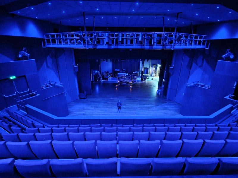 Theater de bussel rgbw zaalverlichting rgbw zaalverlichting